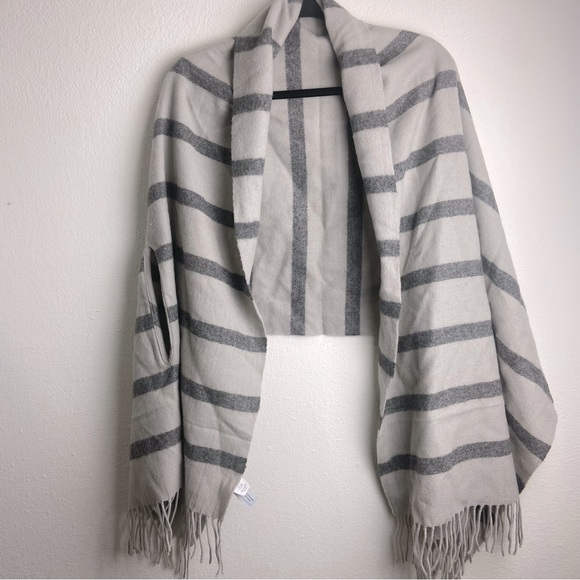 Madewell Accessories - Madewell grey and silver 100 percent wool winter cozy capelet shawl fringe